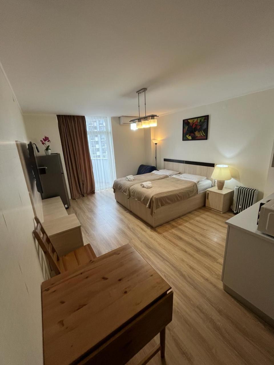Aparthotel Holiday Lux Batumi Exteriör bild